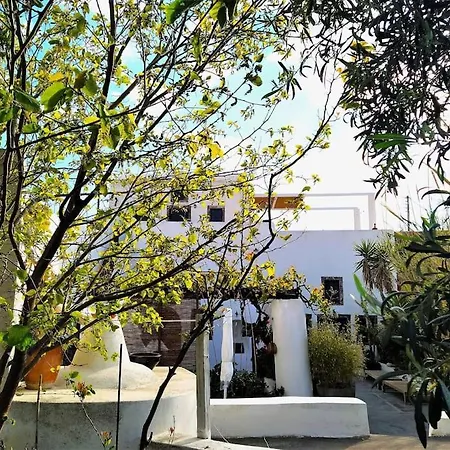 Wineryhouse Where Dreams Live * Oia (Santorini)